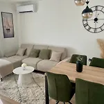 Dalmatina شقة زادار